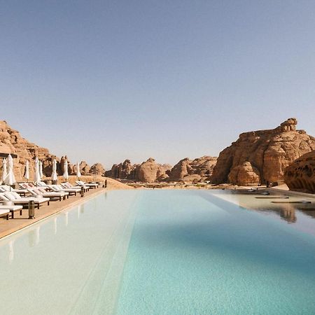 Our Habitas Alula Hotel Ал Ула Екстериор снимка The pool at the Bvlgari Resort