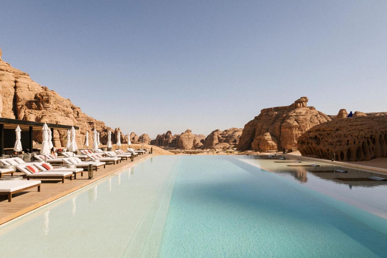 Our Habitas Alula Hotel Ал Ула Екстериор снимка The pool at the Bvlgari Resort