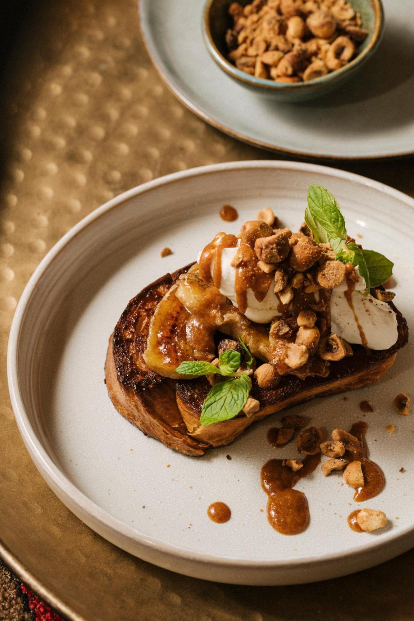 Our Habitas Alula Hotel Ал Ула Екстериор снимка A fig and goat's cheese toast