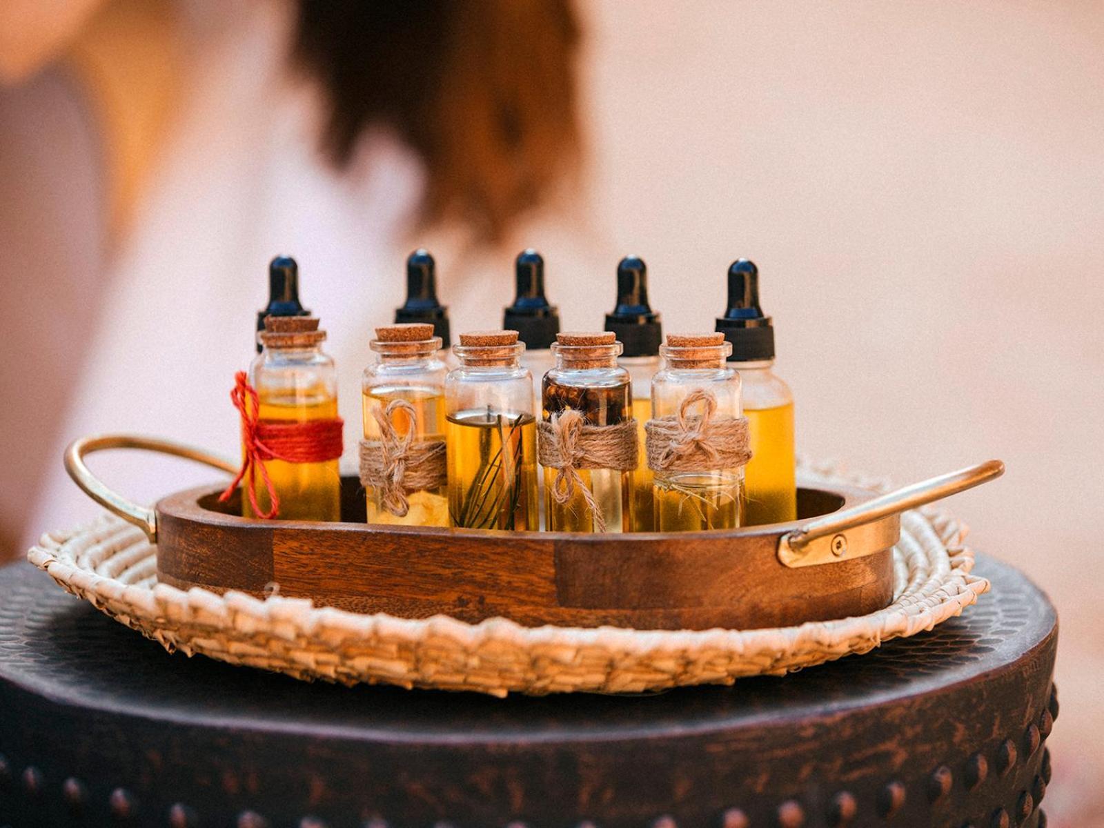 Our Habitas Alula Hotel Ал Ула Екстериор снимка A selection of essential oils