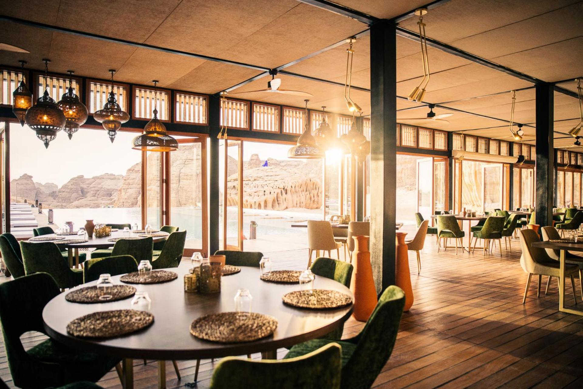 Our Habitas Alula Hotel Ал Ула Екстериор снимка The dining room at the Six Senses Spa